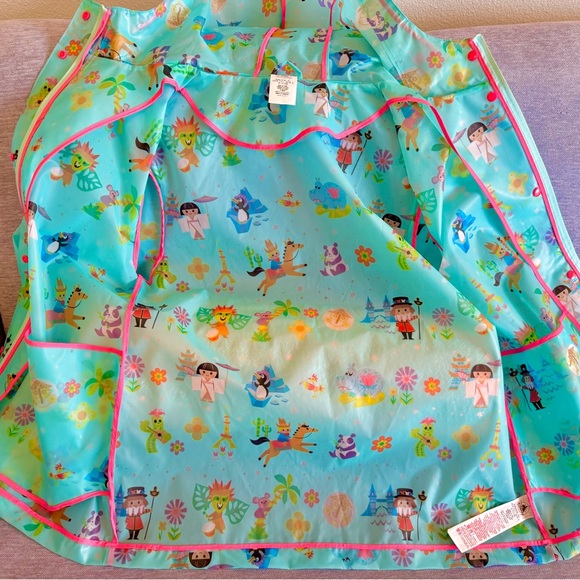 Disney It’s a Small World Women’s Raincoat Sz Large New w/o tags - Picture 5 of 15